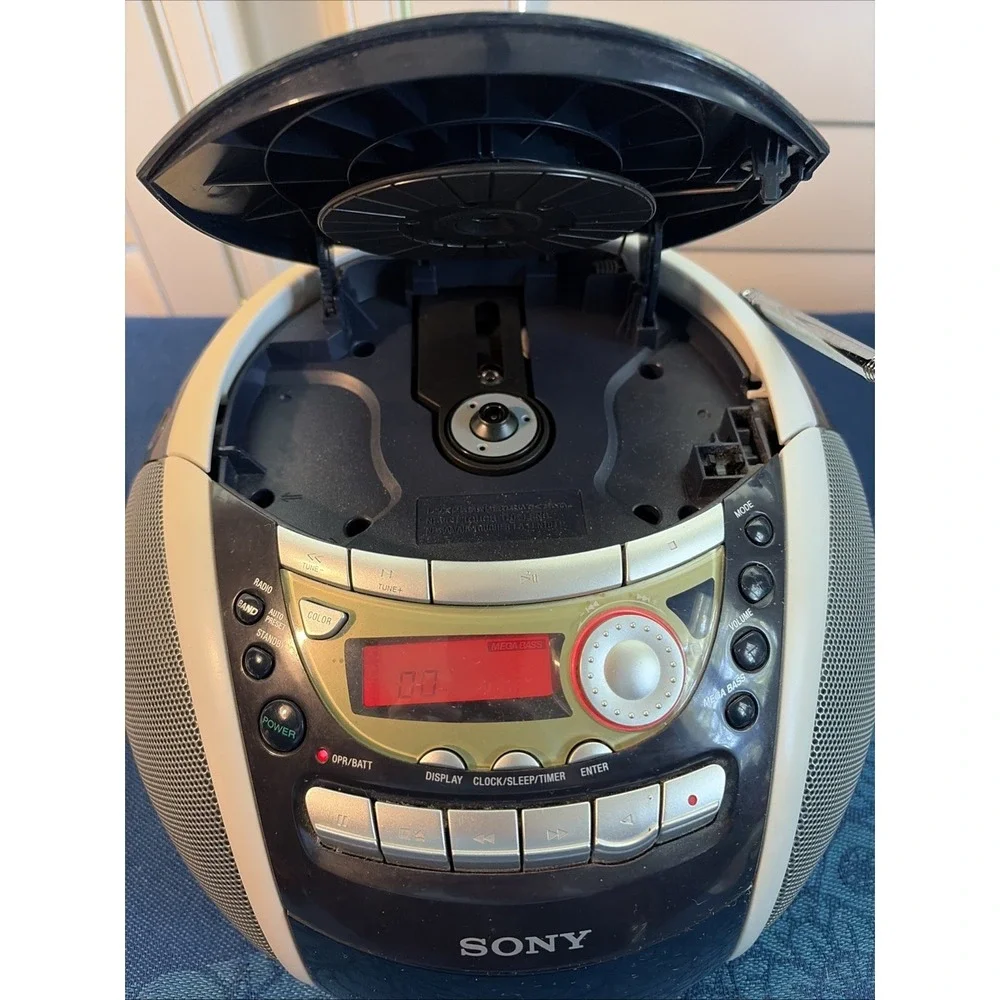 Sony Psyc CFD-E95 with Color Changing Display 2004 Y2K Boombox Works